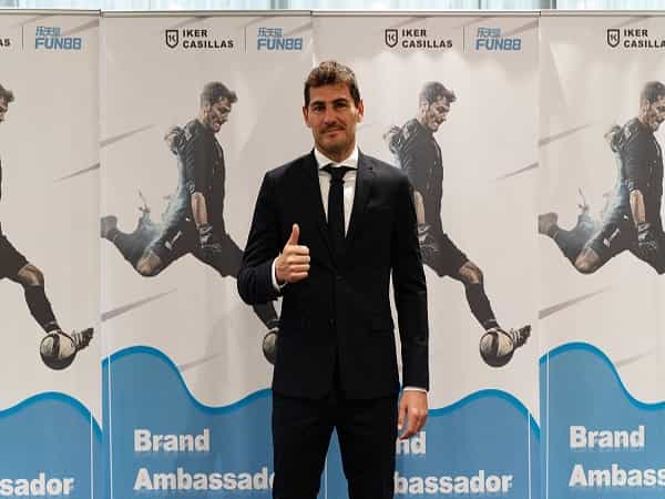 Thủ thành Iker Casillas huyền thoại.