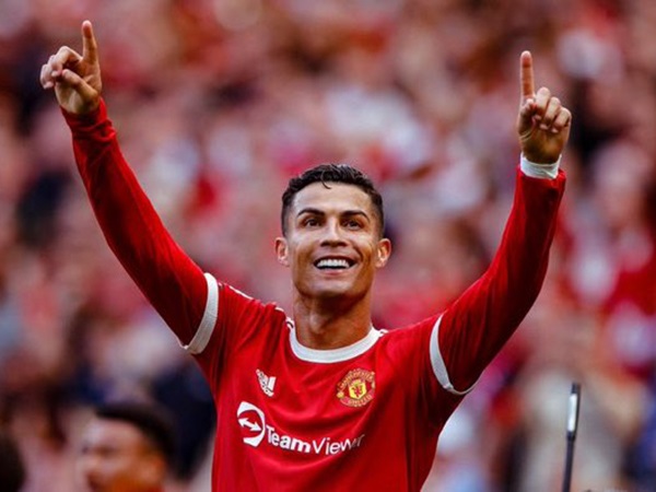 Cristiano Ronaldo ghi nhận những thành tích đáng kinh ngạc