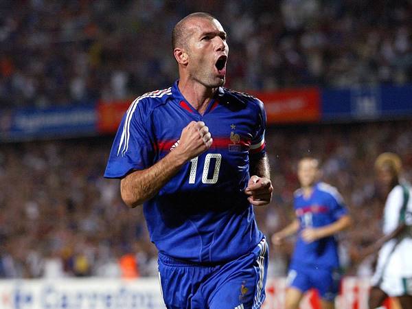 Zidane là cầu thủ Pháp với nhiều danh hiệu cũng như sự ngưỡng mộ của người hâm mộ