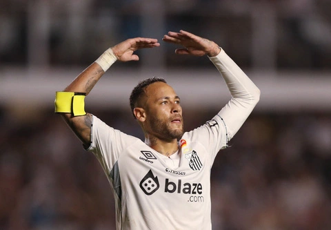 Neymar tỏa sáng dưới màu áo Santos