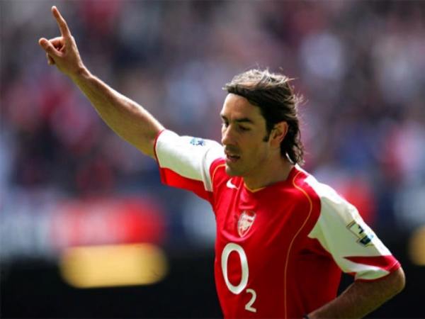 Tiền vệ Robert Pires