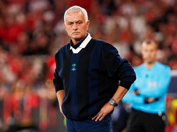 Những nguyên nhân khiến HLV Mourinho bị sa thải