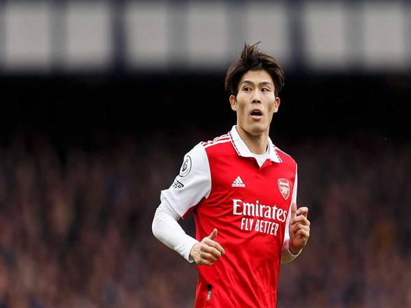Cầu thủ Nhật Bản đá cho Arsenal và đội tuyển Nhật