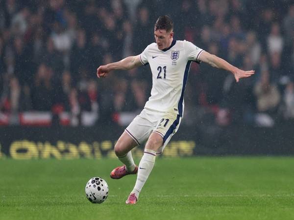 Phong cách chơi bóng của Elliot Anderson