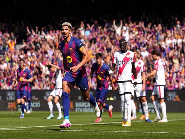 Tin Barcelona: Thắng Vallecano để xây chắc ngôi đầu bảng